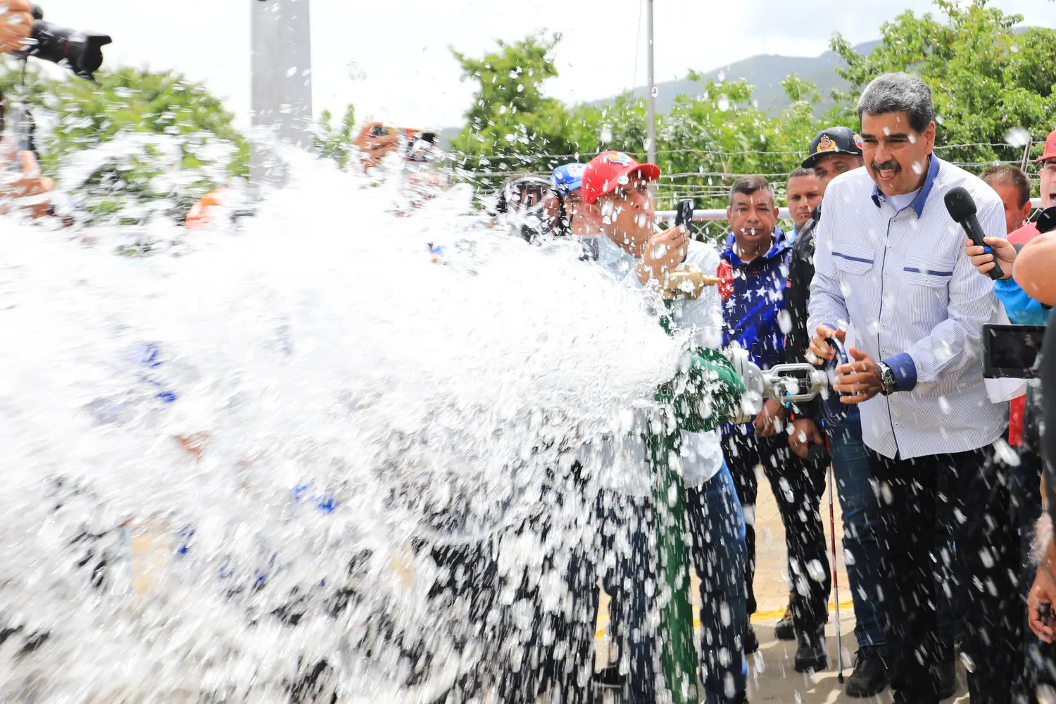 Maduro entrega acueducto en Táchira: 65 mil familias beneficiadas