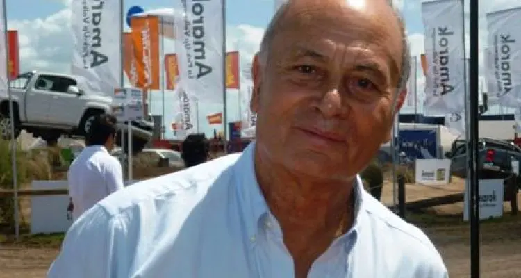 Cecilio Salazar inaugura local del partido Fe con la presencia del Momo Venegas