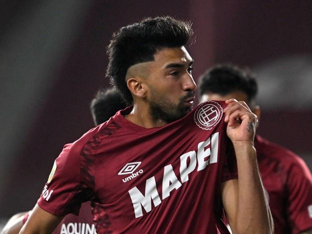 Marcelino Moreno festeja su gol, el de la victoria del Grante. Imagen: Prensa Lanús