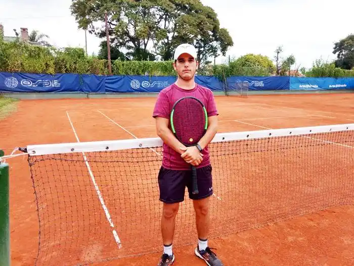 Las clases de tenis se desarrollan de buena manera en el Club Salto Grande