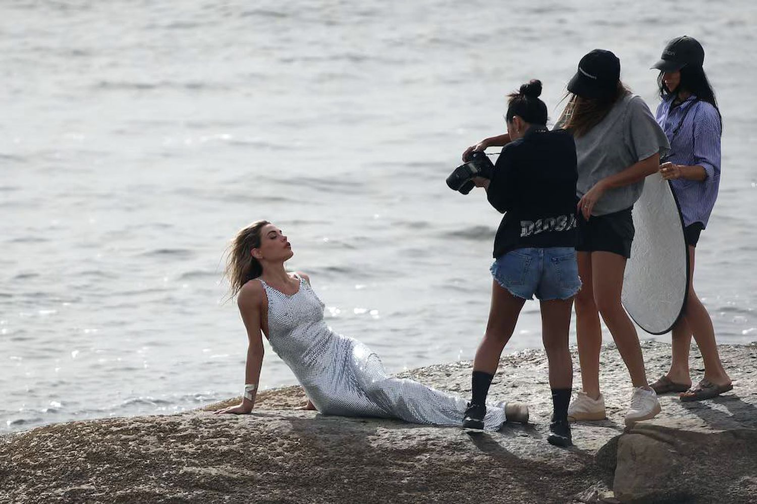 Emilia Attias protagonizó una impactante producción en Punta del Este