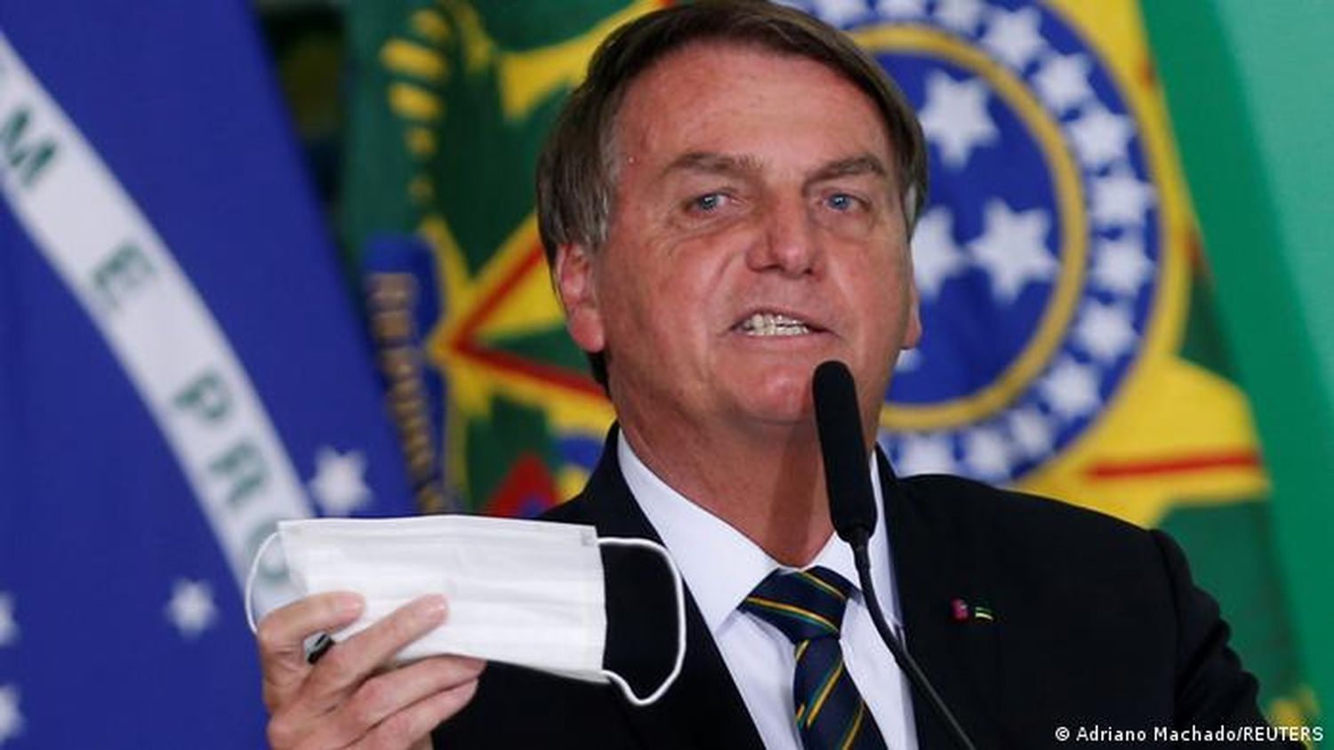 Jair Bolsonaro fue hospitalizado por dolores abdominales: ¿Cuál es su afección?