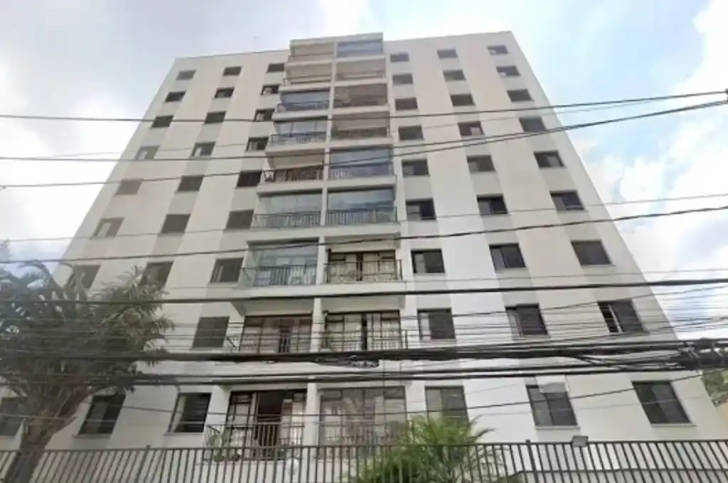 Un menor cayó de un edificio