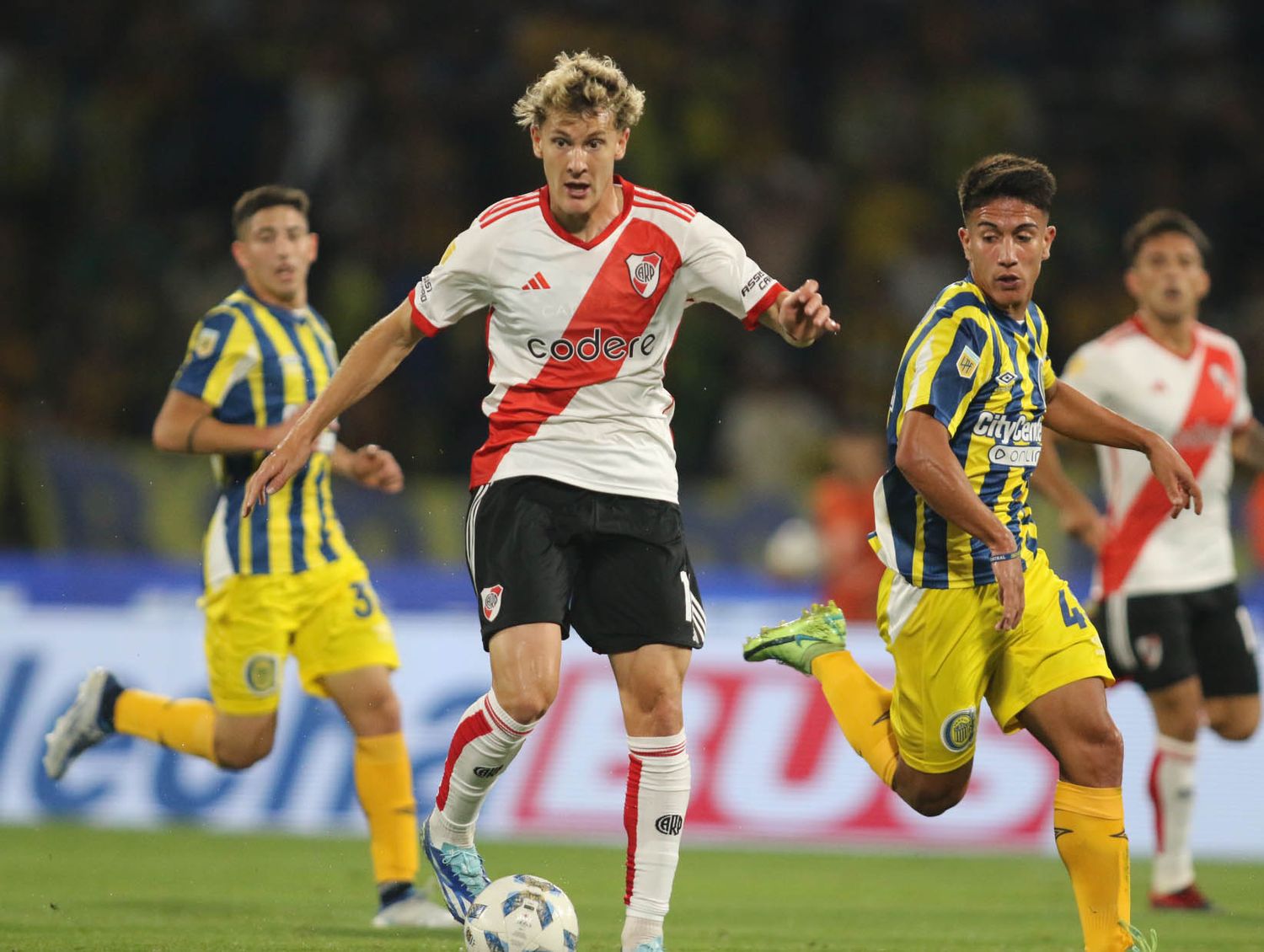 Colidio, promesa de gol en River.