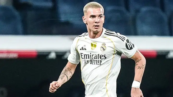 Mastantuono, pelota al pie en Madrid.