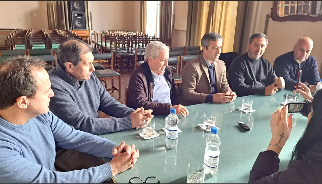 Presentación. El intendente Barrena y Alfredo Farisano en el Concejo Deliberante