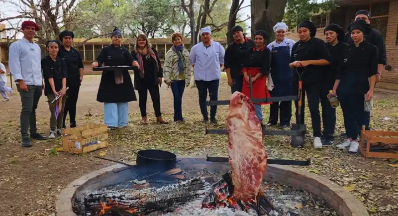 Escuelas técnicas especializadas en gastronomía realizan visitas didácticas