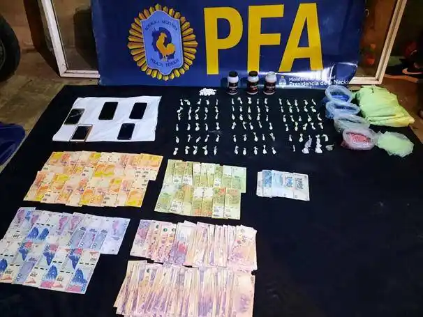 Policía Federal arrestó a dos personas por narcomenudeo