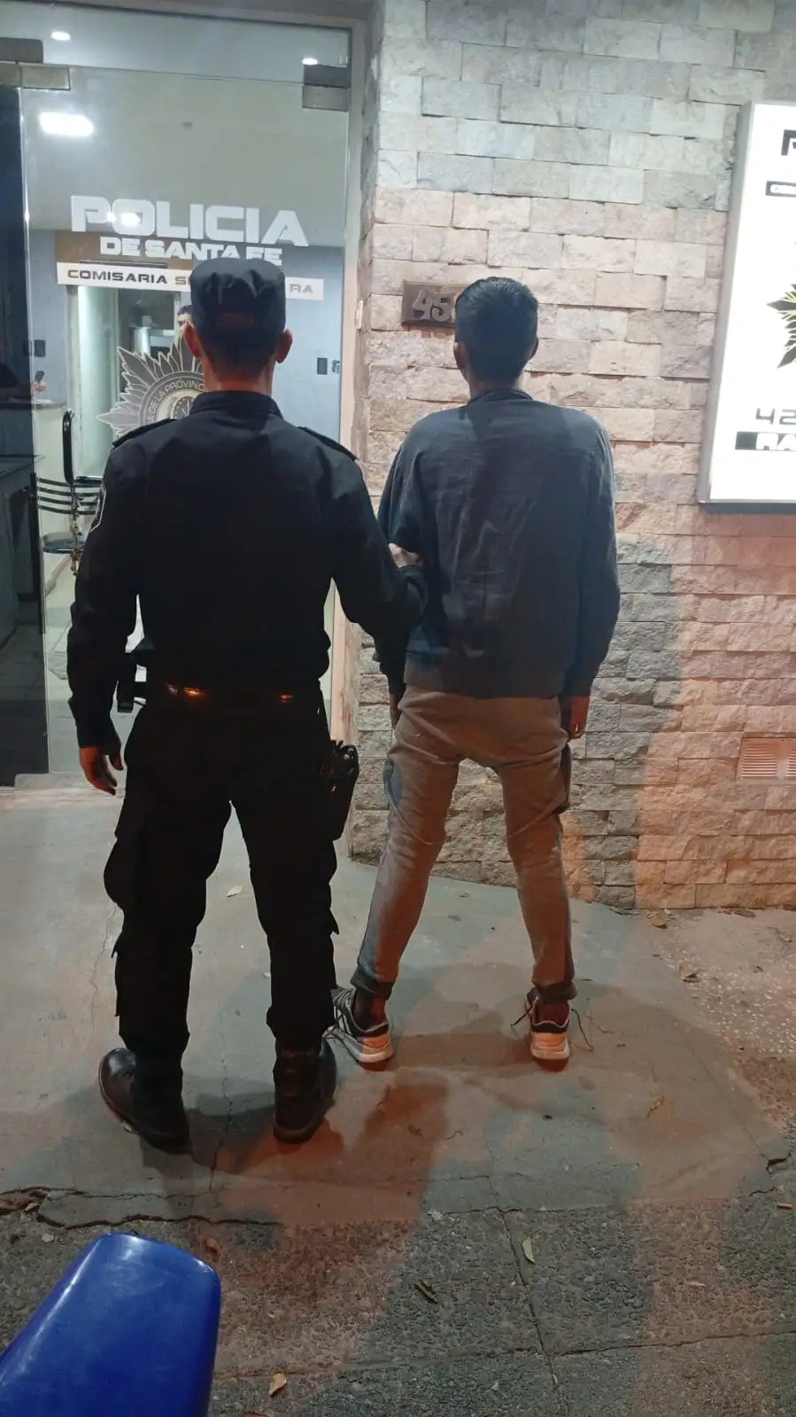Intenso operativo policial en Rafaela: dos aprehendidos y un vehículo secuestrado - 2
