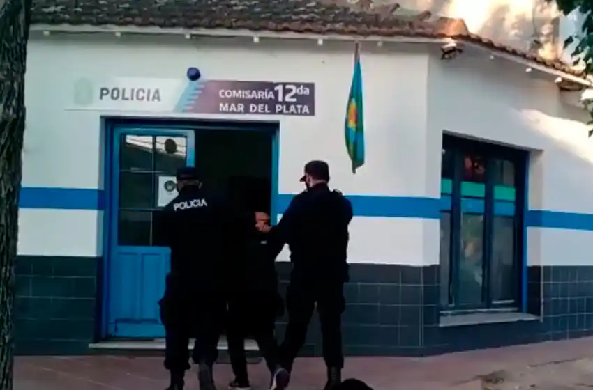 Robo piraña con una tijera: atrapan a uno de los dos delincuentes