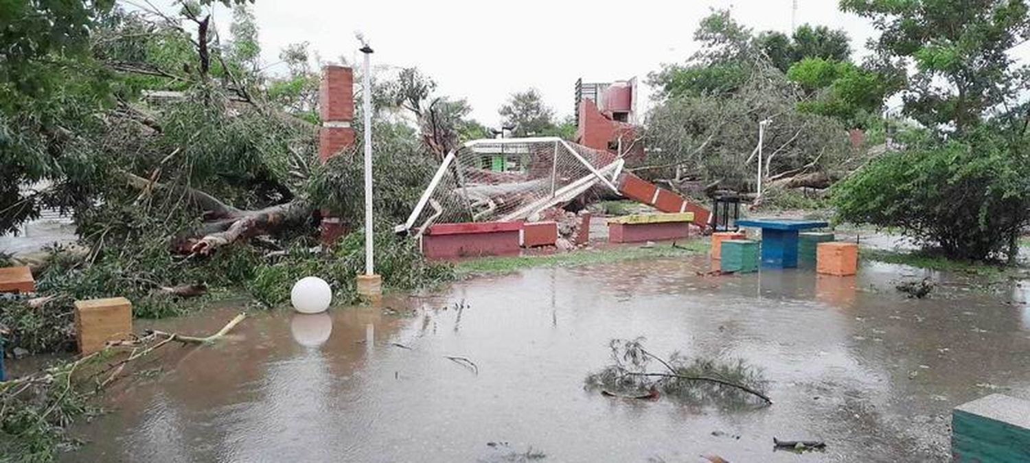 Fuerte temporal de ráfagas de vientos,
lluvias y granizo en Villa General Güemes