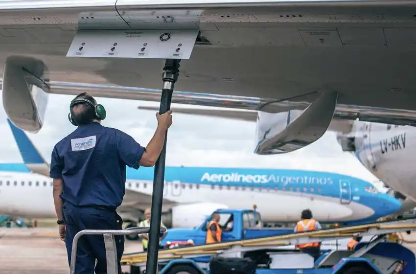 Partió el vuelo de Aerolíneas para traer un millón de dosis de la vacuna china contra el coronavirus