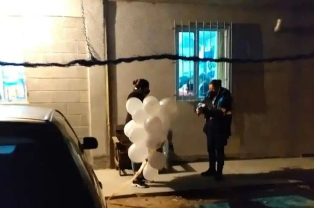 Una embarazada con coronavirus armó un baby shower con más de 20 invitados
