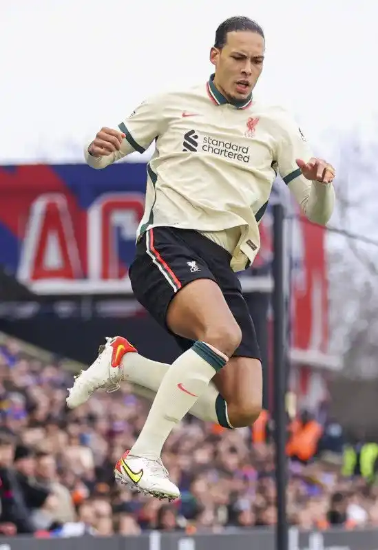 Van Dijk abrió el camino en la victoria de Liverpool.