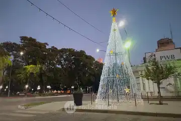La ciudad encenderá el árbol de Navidad junto a Papá Noel este viernes