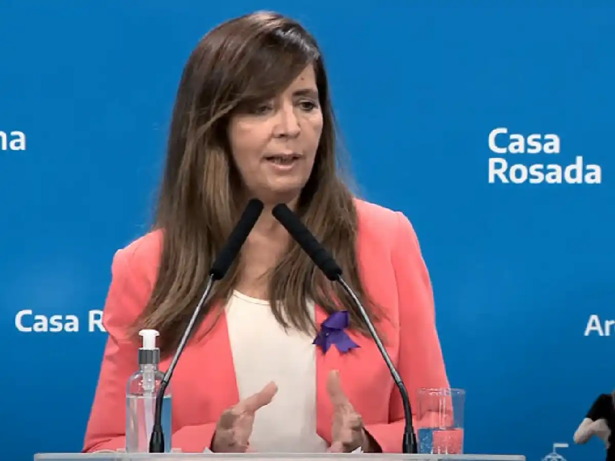 Cerruti, sobre los viajes al exterior: "Es una medida puntual y momentánea que viene a cuidar el rumbo"