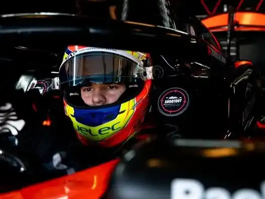 Varrone conforme en su adaptación al auto en los tests enn Abu Dhabi.