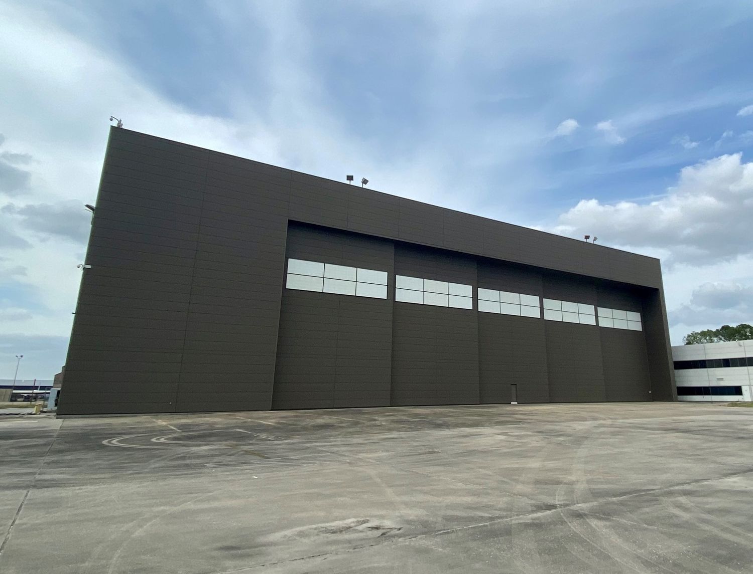 Spirit Airlines opens new maintenance center in Houston