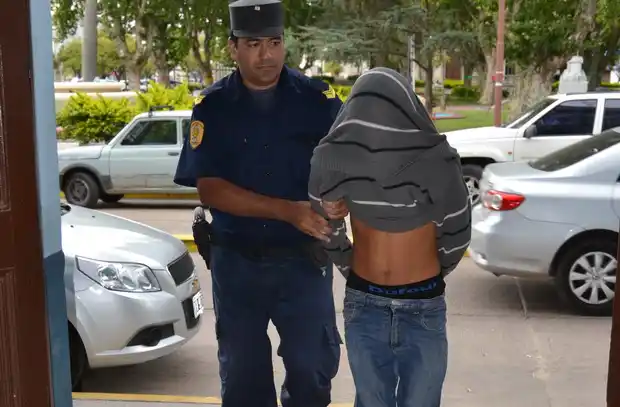 Tres jóvenes fueron detenidos por el intento de robo armado
