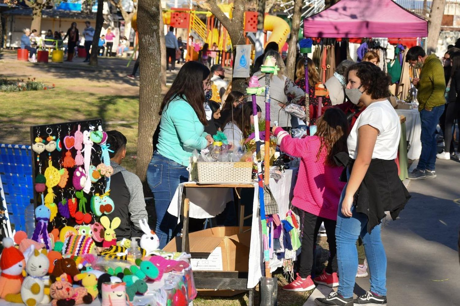 Fin de semana en el “Paseo de la Ciudad” con emprendedores y horticultores