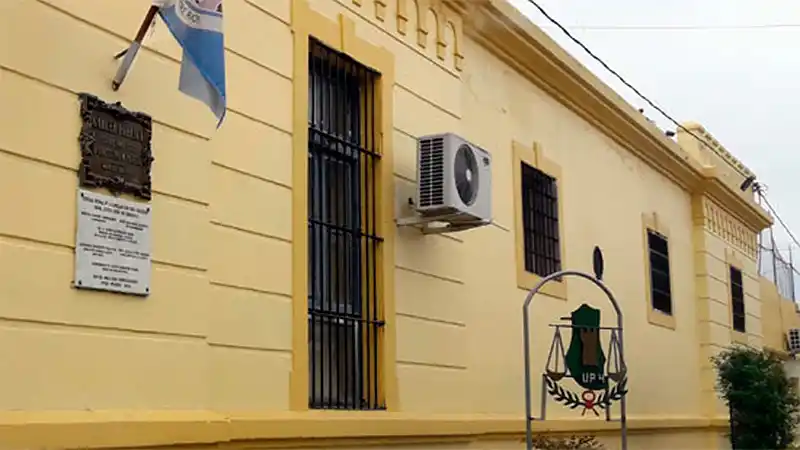 Denegaron los permisos a presos que querían salir a cobrar el IFE