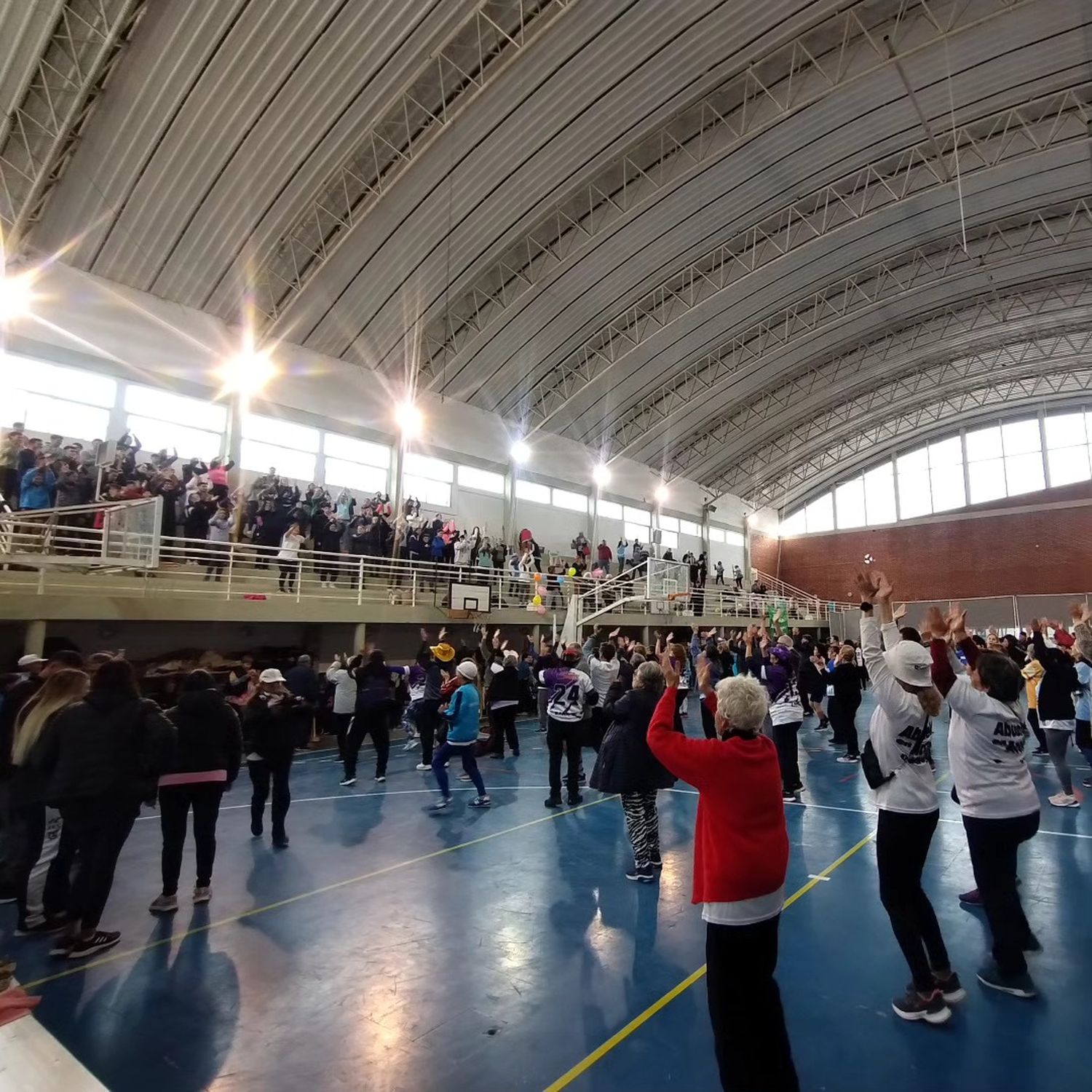 La gráfica es más que elocuente de como y con que intensidad se vivió el Encuentro para Adultos Mayores en el Centro de Educación Física Nº 2