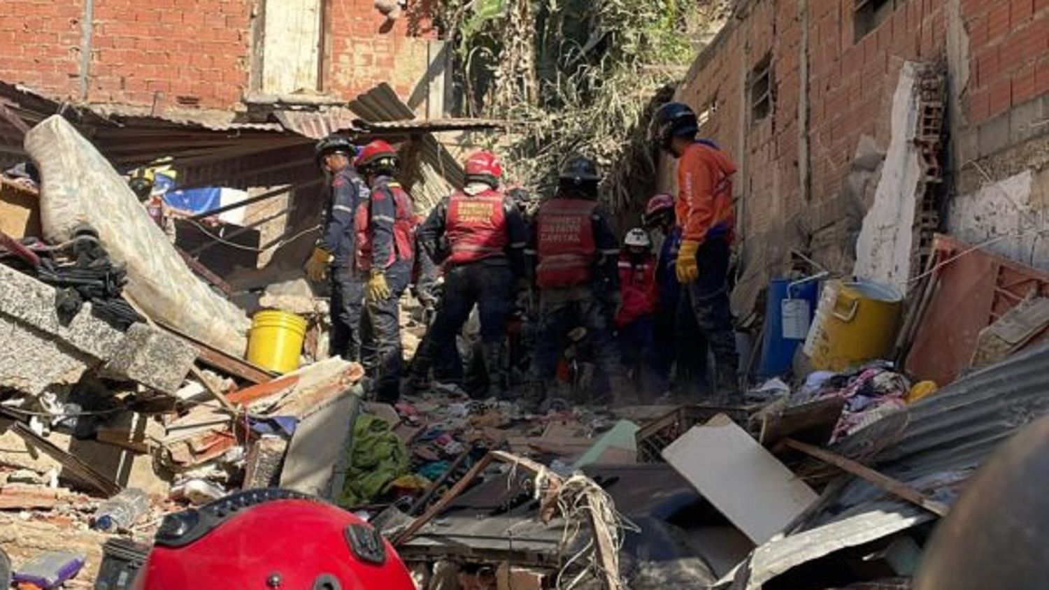 Aumenta a 12 las víctimas fatales por la explosión de una bombona en Petare