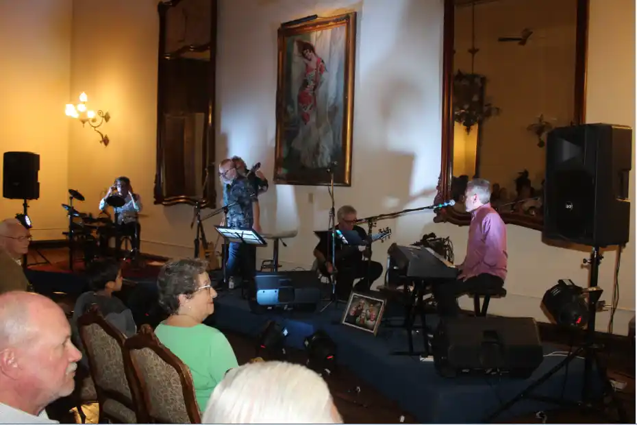 Sonido y palabra, es música y poesía, es realidad  y sueño