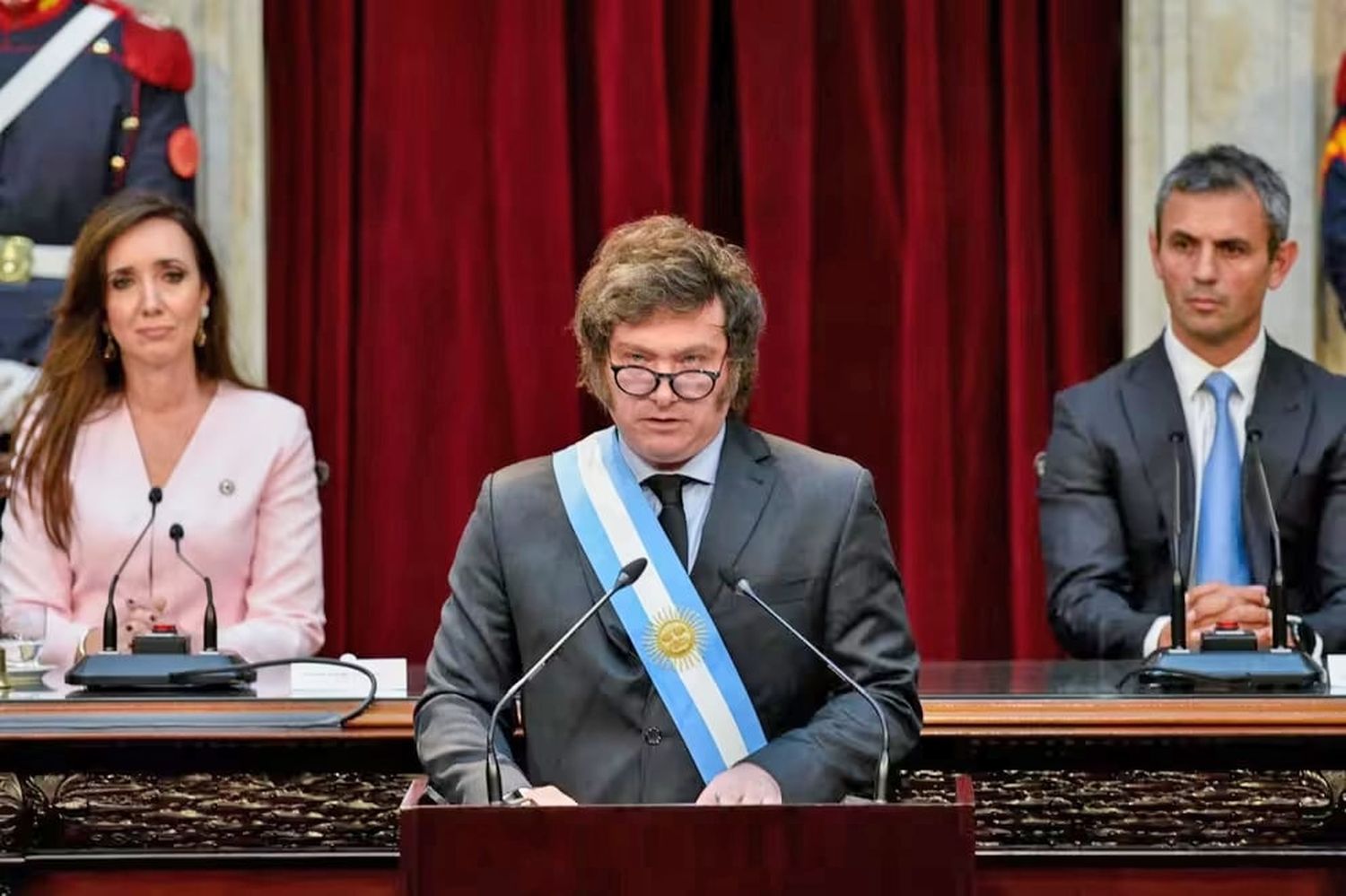 Con un discurso duro contra la “casta política”, Milei convocó a los gobernadores a firmar el Pacto del 25 de Mayo