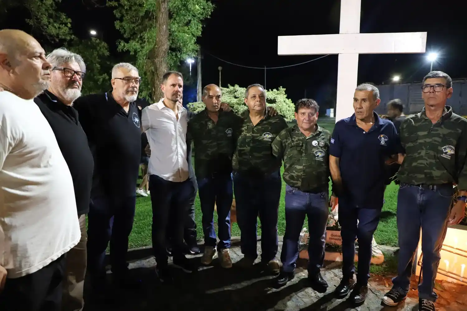 Postal de cierre en el Monumento, luego del encendido de velas y la ofrenda floral. Foto: MVT
