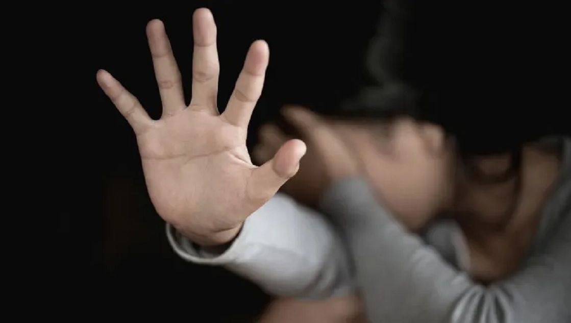 Lo declararon culpable por violar a sus hijastras y a su esposa: cuántos años estará preso