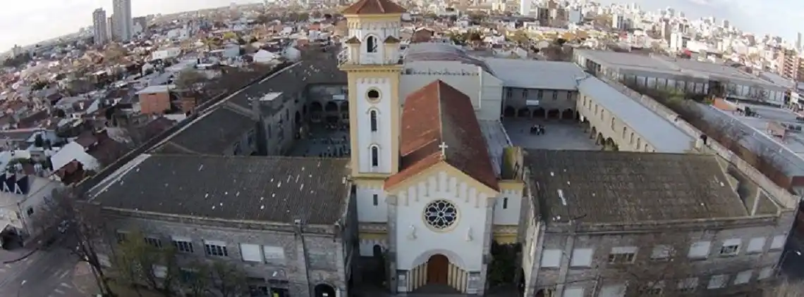 Alumnos del Instituto Tavelli ganaron un concurso de innovación con un dron submarino