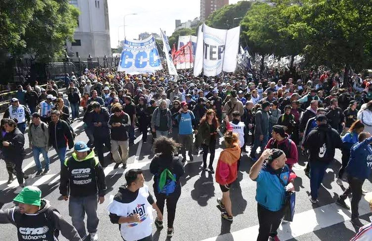 Empezó a regir la norma para quitar planes a 
quienes hagan piquetes o comentan vandalismo