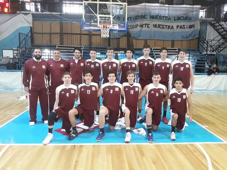 Tandil debutó con una victoria histórica