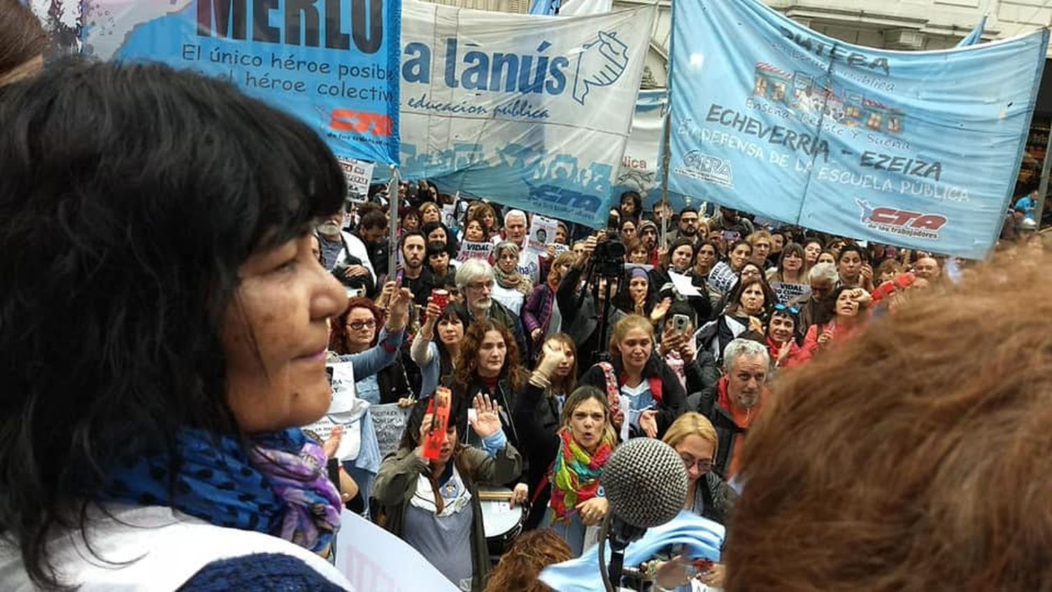 Gremios Docentes: “El Gobierno avanza hacia un proceso de privatización educativo”