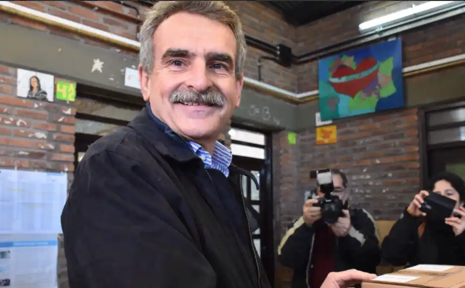 “El próximo gobierno tiene que asumir con el compromiso de nunca más tarifazos”