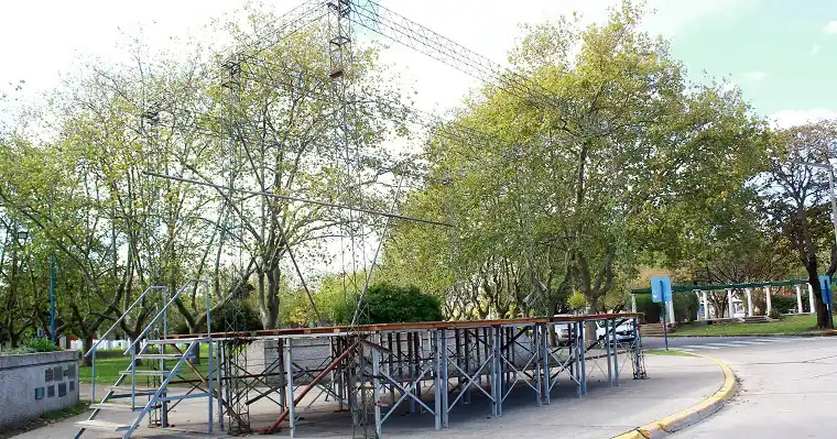 Preparan la Semana Santa en la plaza Rocha