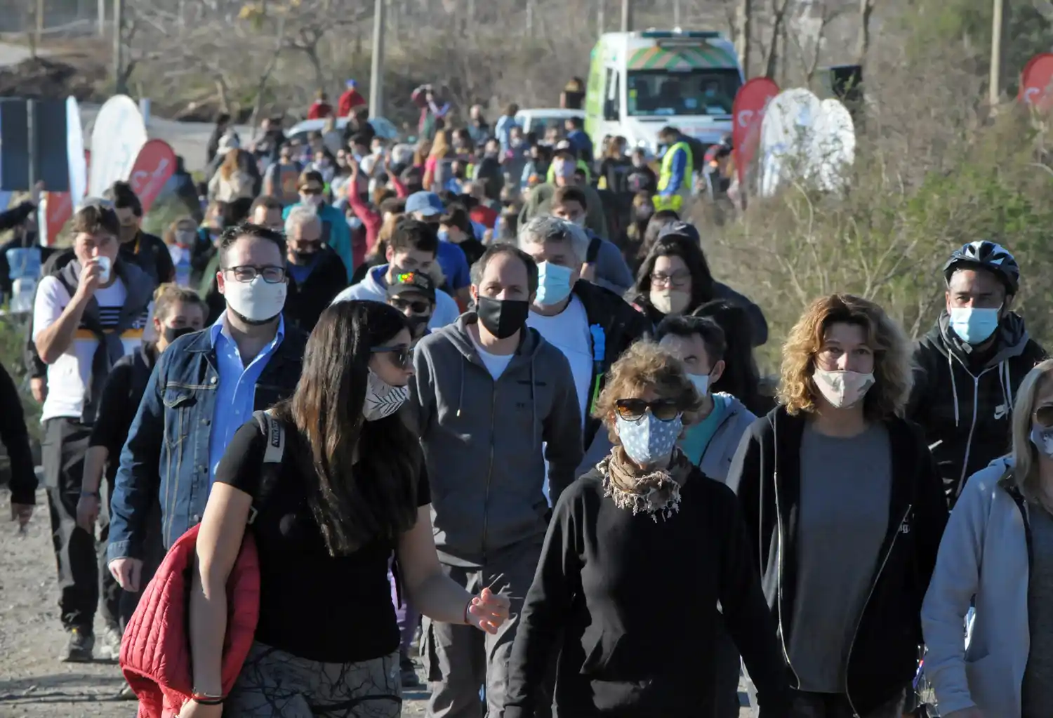 Se inauguró la Senda de Las Ánimas y gran cantidad de vecinos disfrutó de la caminata por el nuevo paseo