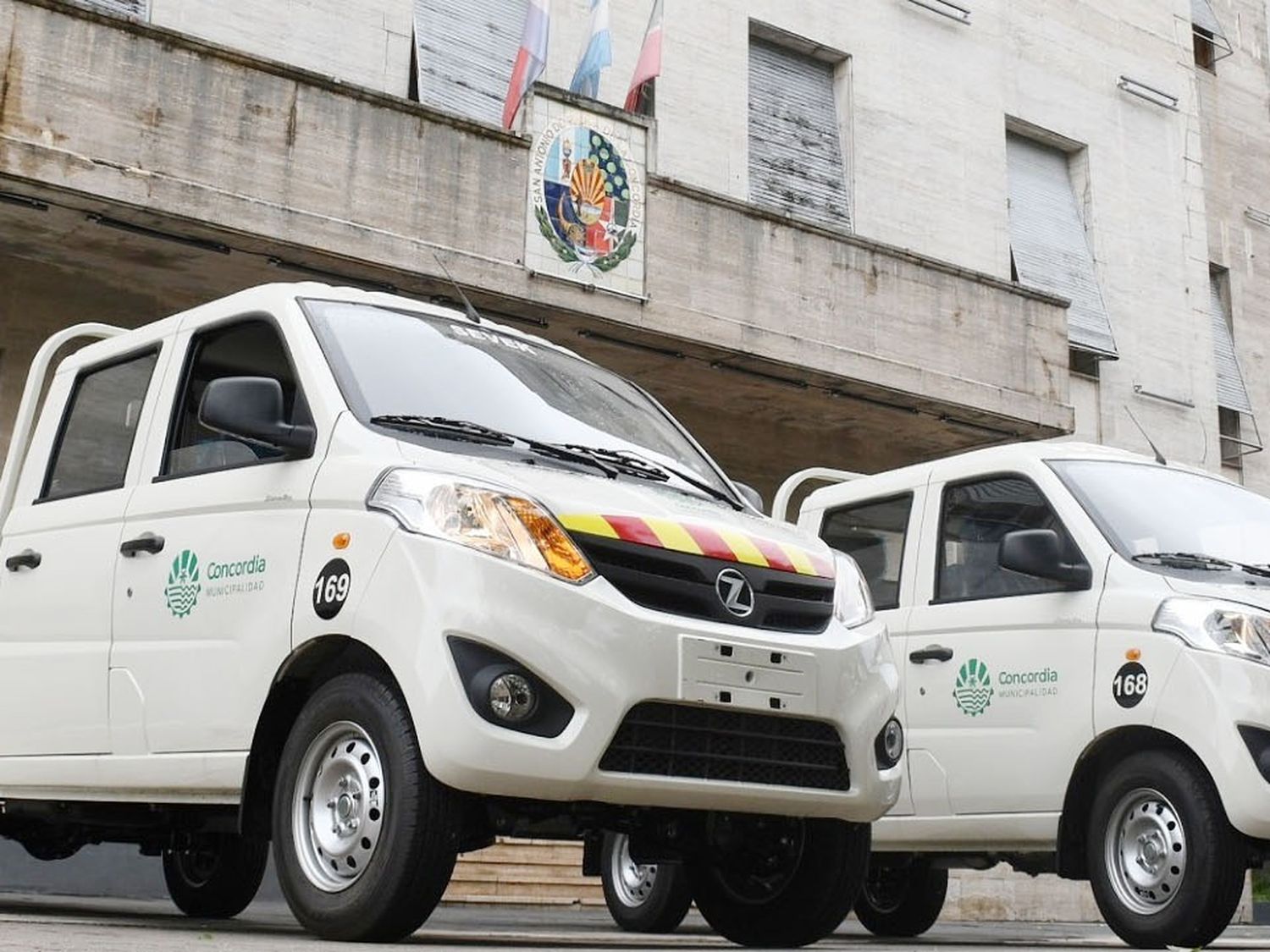 Dos utilitarios se suman al parque automotor municipal