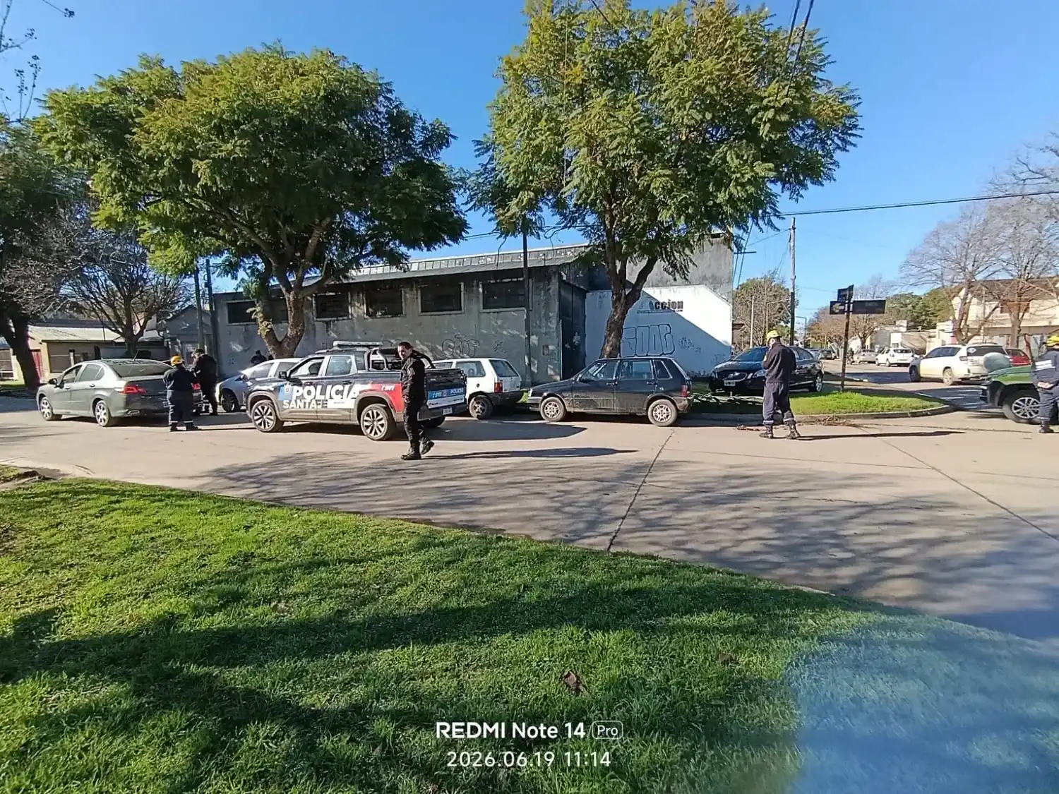 El ciclista terminó golpeando contra dos automóviles. Foto: BVVT