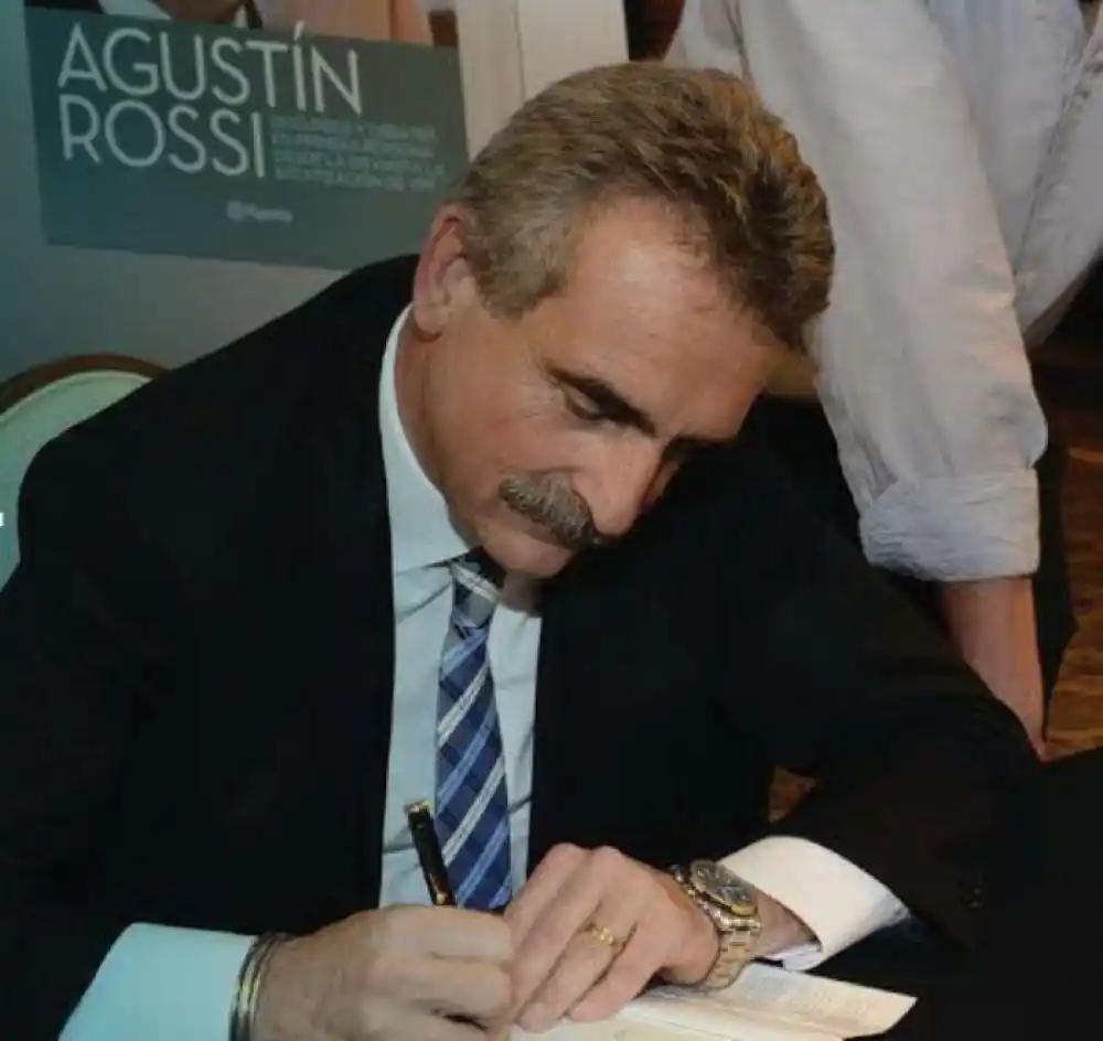Rossi presenta su libro de propuestas económicas “Hay otro camino”