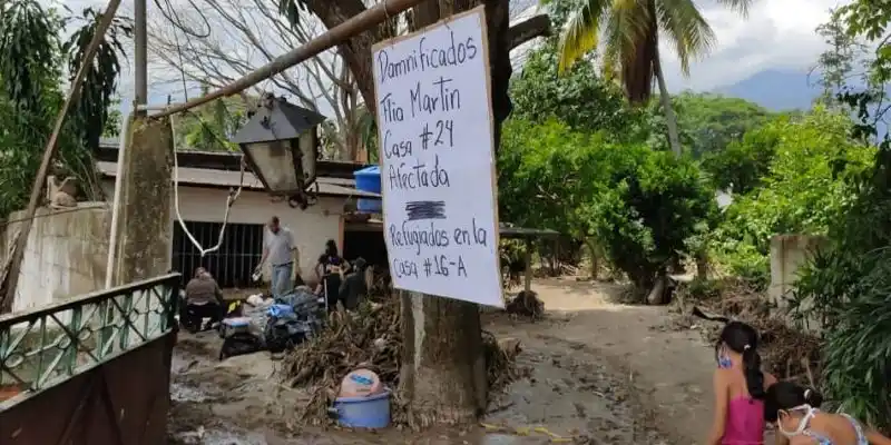 Río El Limón crece tras fuertes lluvias en Aragua este lunes
