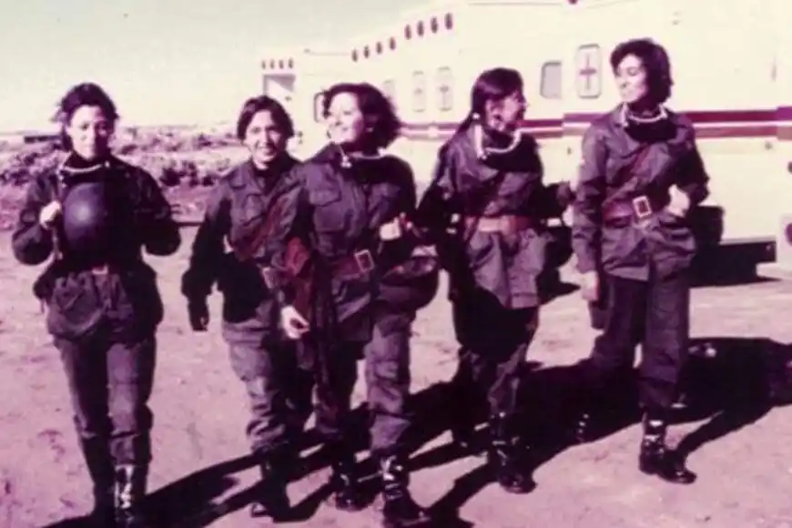 Enfermeras militares de la Fuerza Aérea Argentina durante el conflicto de 1982.