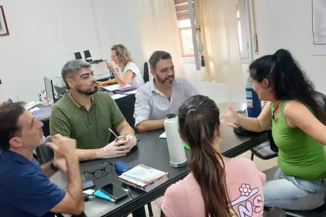 Reunión para coordinar acciones del programa Decisión Niñez en Chascomús