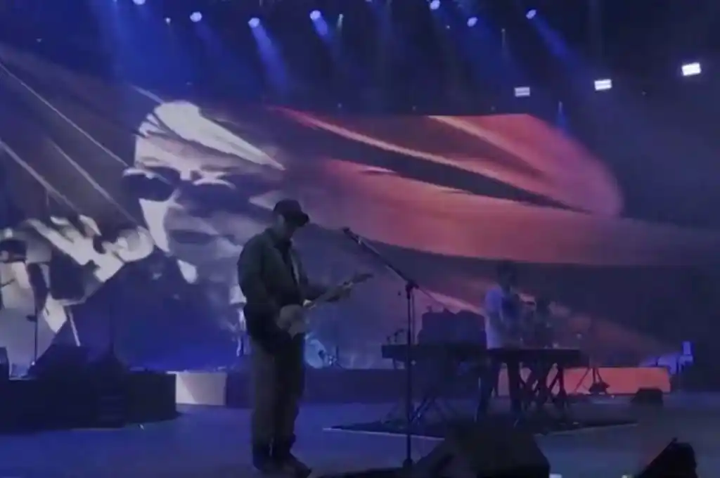 El Indio Solari con Los Fundamentalistas