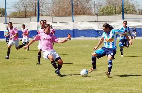 Juventud Unida jugará el domingo en Rosario frente a Tiro Federal