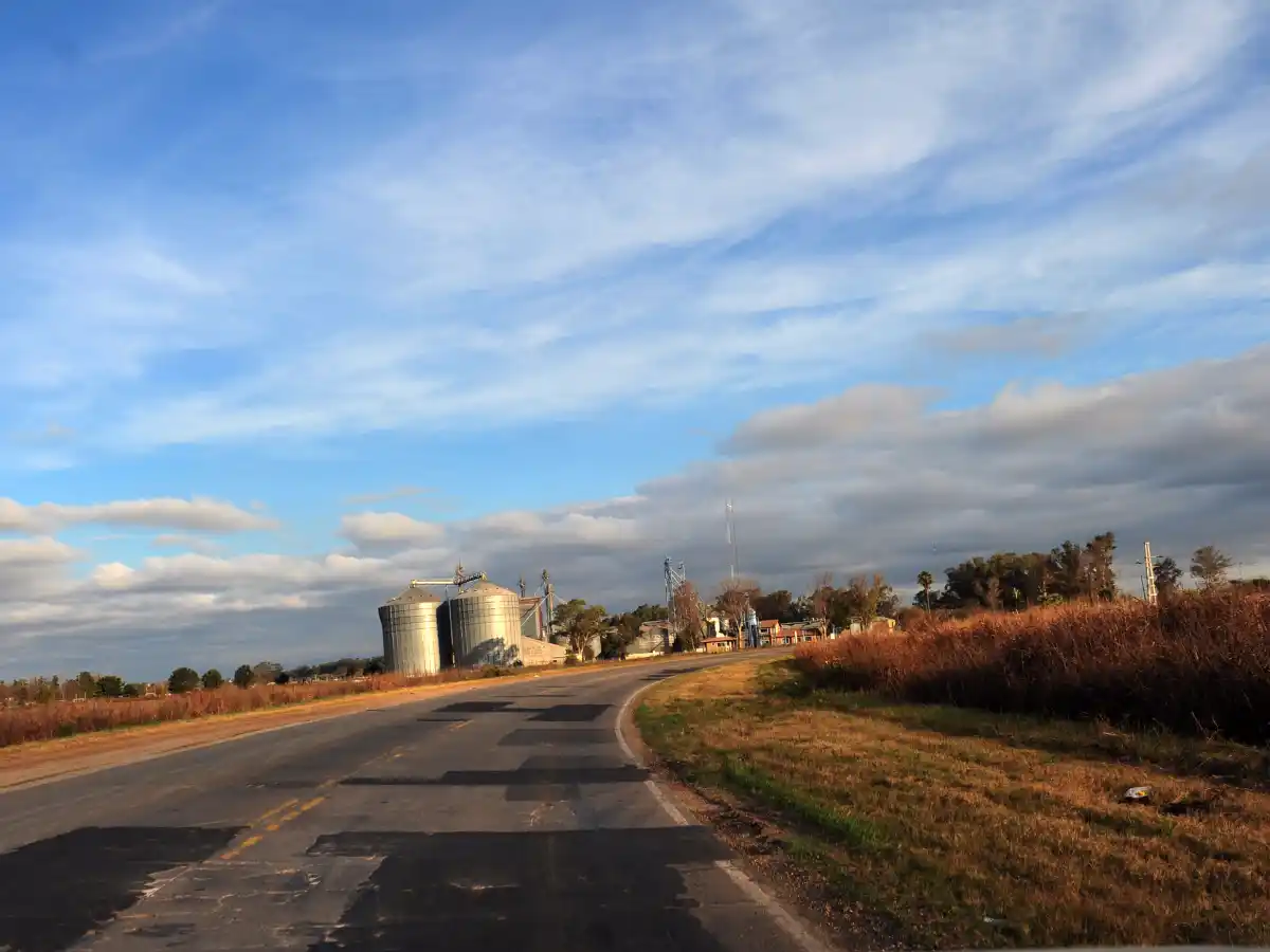 Lo demoran y le secuestran  una pistola calibre 9 mm