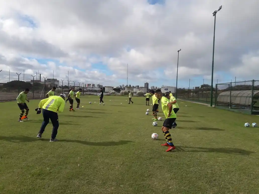Un empate y un triunfo para Santamarina en Mar del Plata