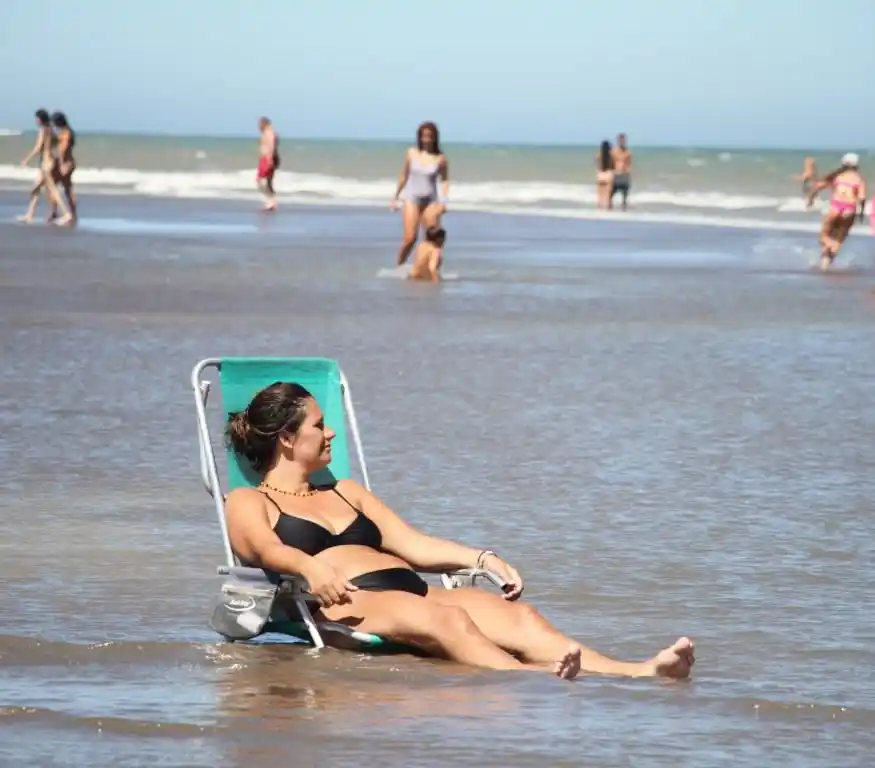 Calor, sol, y sí, mucho viento en Claromecó