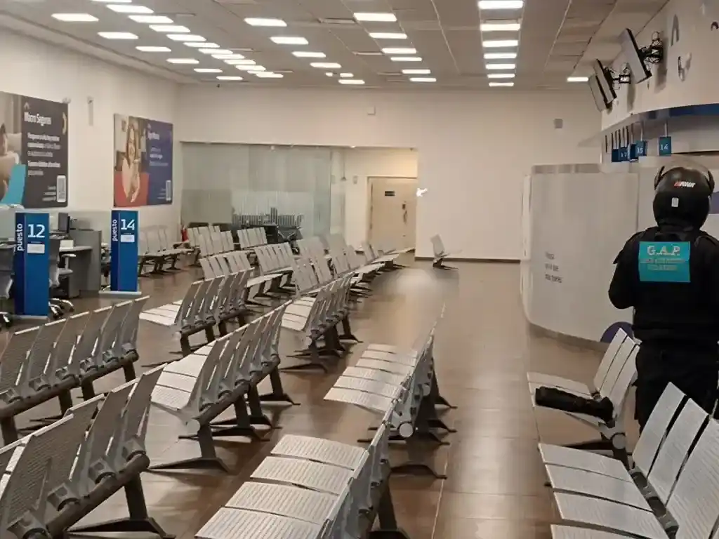 Murió tras atragantarse con una chipa mientras esperaba ser atendido en un banco